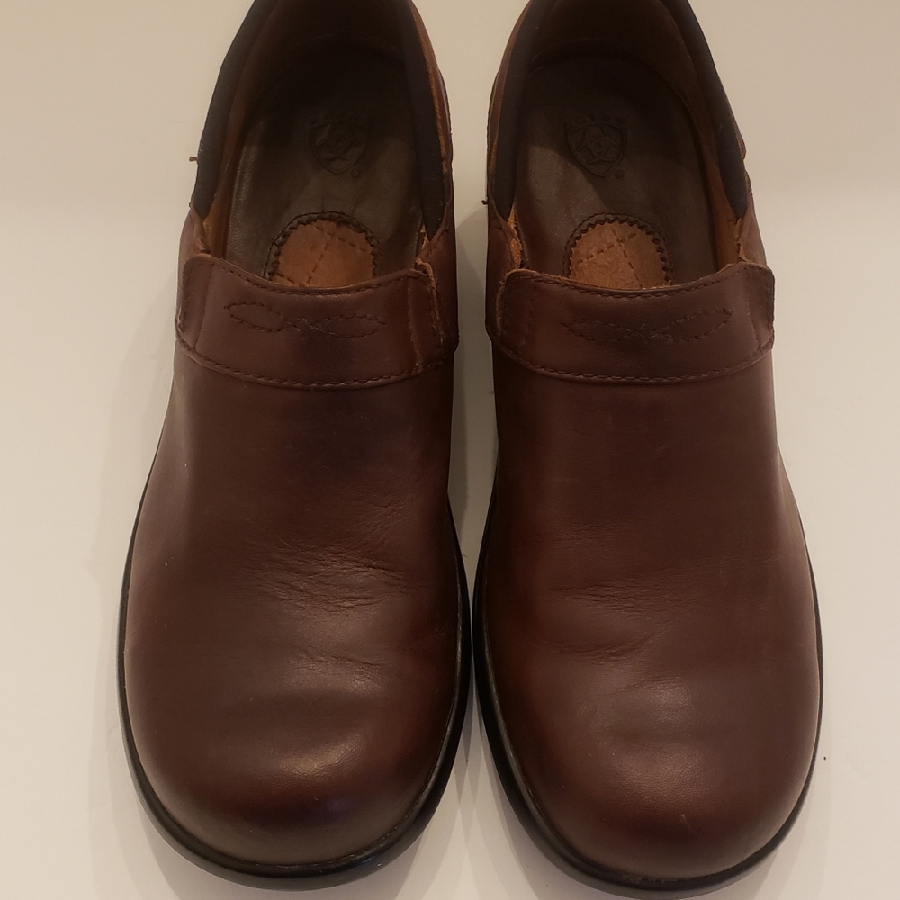 Ariat Santa Cruz Clogs, Women's Size 7.5, Walnut (Brown)